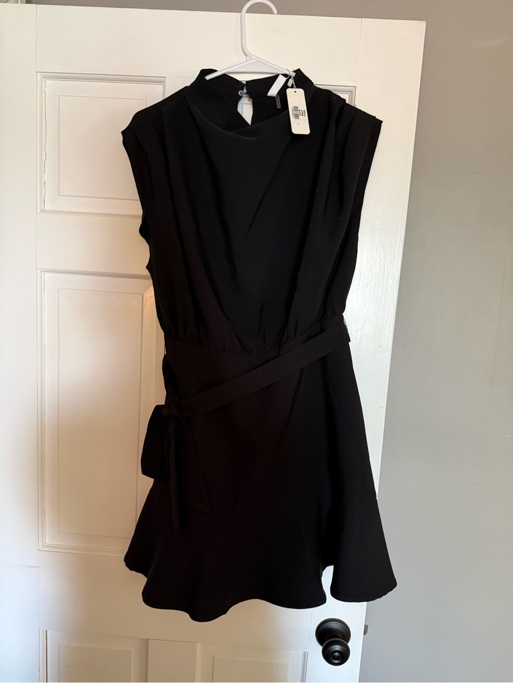 NWT Classic Black Sleeveless Tie-Waist Dress - size large